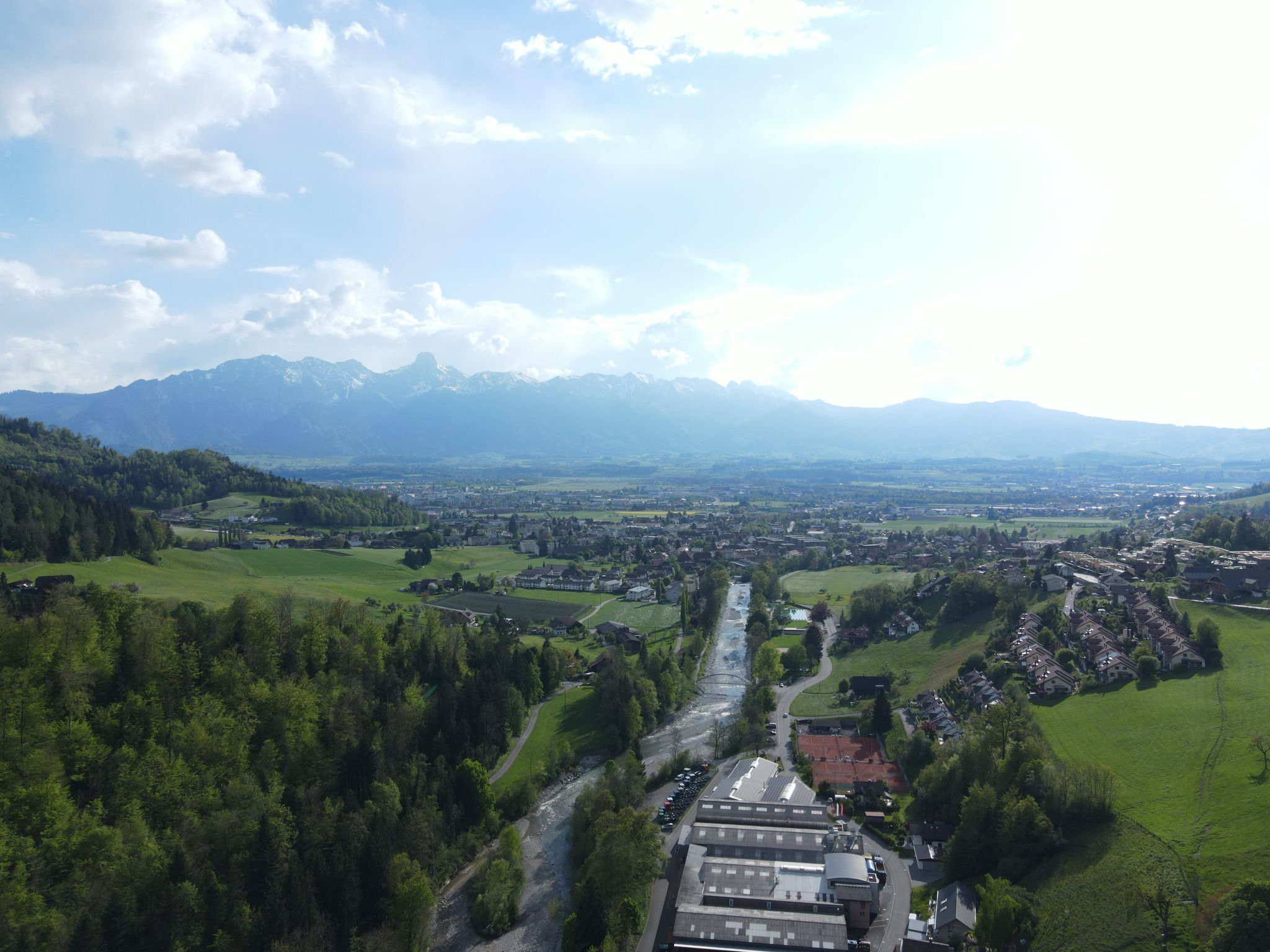 Blick auf Steffisburg im Mai 2025